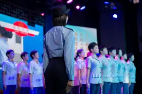 高墙内唱响“我和我的祖国”，广东女子监狱服刑人员汇报改造成果图片