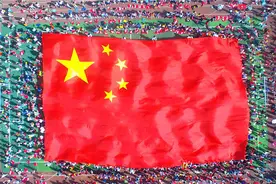 我与国旗合个影 庆祝新中国成立70周年图片