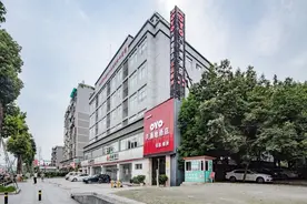 向左向右？OYO酒店的轻重资产模式抉择之谜？图片