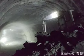 全长4107米！郑万高铁湖北段首条长隧道古夫隧道全隧贯通图片