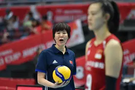 排球——女排世界杯：郎平带队热身图片