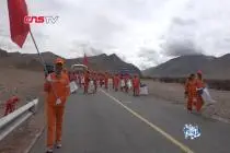 西藏阿里国省公路接管组：杜绝车窗垃圾 守护醉美“天路”
