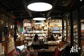1200bookshop刘二囍：书店可以打烊，但深夜里需要灯光图片