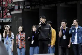 “好声音”集结鸟巢：李荣浩唱《浣溪沙》，王力宏唱《缘分一道桥》图片