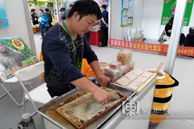 稻壳餐具亮相，绿博会·大米节展品绿色亲民图片