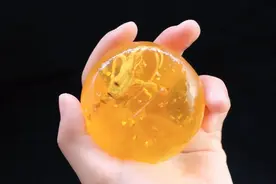 脸部脏污能揉搓出来？清洁才是护肤第一步，别被黑头痘痘降低颜值图片