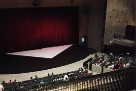 老杭州文化地标东坡大剧院迎来重装后首场演出视频封面