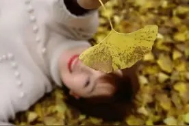落叶知秋，满地黄，这个贵州小村庄被全国盯上了图片