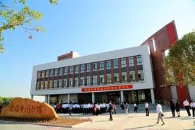 厉害！​韶关南雄建成粤东粤西粤北地区最大县级图书馆图片
