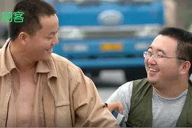 励志！男子重度残疾只有三根手指 考上了研究生还成为了律师视频封面