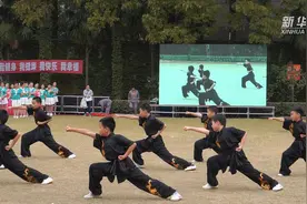左邻右舍“嗨起来”！视频封面
