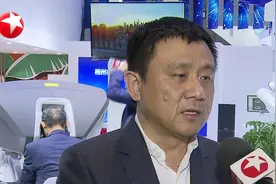 第四代达芬奇手术机器人：系统更完善  操作更灵巧视频封面