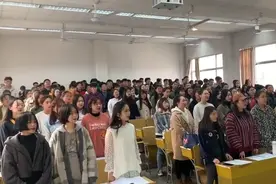 好听！鲁东大学学生合唱《可惜不是你》视频封面