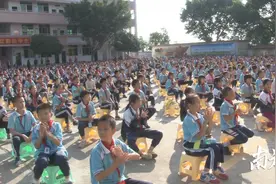 始兴马市镇举行“马市教育基金”颁奖典礼暨捐赠仪式图片