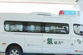 既可加油又能添氢 上海首批油氢合建站开启试运行视频封面