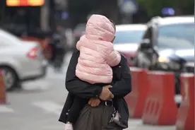 广东人民喜提降温，多地气温跌破10度，终于可以穿厚衣服了！视频封面