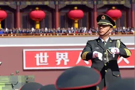 他是70周年国庆大典联合军乐团总指挥，背后的故事令人感动 | 人物图片