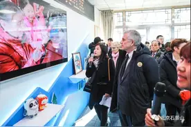 国际奥委会副主席 胡安·安东尼奥·萨马兰奇一行到访冬奥社区图片