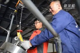 吉林大学科研人员新发明让秸秆“变废为宝”视频封面