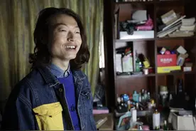 男扮女装表达女性美 大荔小伙做超模仿妆走红图片