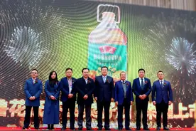 鲁花低芥酸菜籽油，引领健康消费新时尚图片