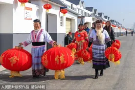 江苏泗洪：民族村张灯结彩迎新年图片