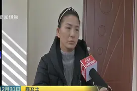 买到假货了？女子花万元买纯金手镯，才戴不一个多月竟“掉颜色”视频封面