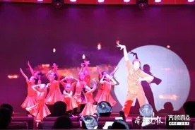 师生齐唱《卡路里》点燃滨州开发区二中元旦晚会激情夜图片
