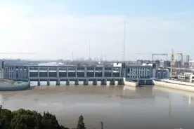 一江源水恰自来 南通通吕运河水利枢纽提水试运行图片