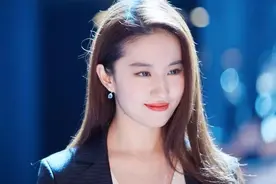知道刘亦菲的妈妈美，没想到她的爸爸也这么帅图片