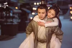 谭松韵任嘉伦的猫和老鼠CP成爆款，蔡依林汤唯超爱的米奇不服图片
