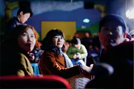 当家政女工跳起鬼步舞，整个北京都属于她图片