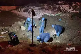 石家庄鹿泉：野蛮施工挖断电缆 供电部门连夜帮助抢修图片