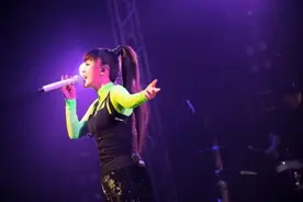 陈梓童新歌首唱会举行 现场用歌曲感谢妈妈图片