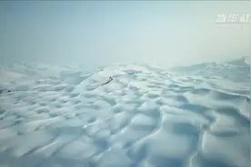 沙漠变“雪海”！40年不遇大雪“空降”新疆鄯善视频封面