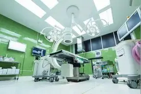 长沙358斤双胞胎妈妈剖宫产，医护人员定制加长麻醉穿刺针，亲手DIY收腹带图片