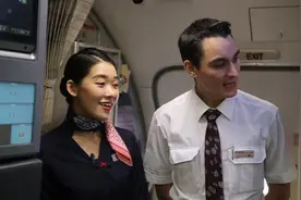 新春走基层丨日籍乘务员帮助旅客机舱求婚视频封面