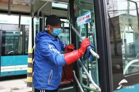 防范疫情传播 28日起济南公交车开窗运行图片