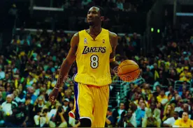 今日图集：NBA历史上那些穿过8号的球员图片