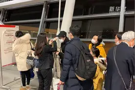 返沪航班直飞武汉 将湖北旅客送回家视频封面