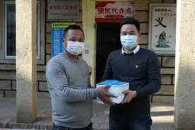长泰县溪东村党员、村民捐口罩7850个图片