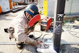 深企协助开展钢结构焊接工作，中建科工驰援武汉火神山、雷神山医院建设图片