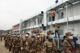 快讯！解放军正在入驻接管火神山医院图片