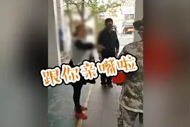 大妈海南拒戴口罩辱骂防疫员：我受过教育视频封面