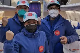 连线黄冈：听滨医附院护士长前线讲述她眼中的三位“战友”视频封面