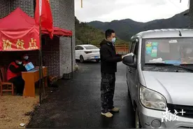 阻击疫情，韶关曲江曹角湾古村落劝返500多名游客图片