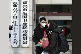 ​“我不哭，等我回来就结婚！”今天，他们用这样的形式表达爱图片