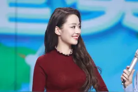 吉娜53cm腰围曝光，比天天兄弟的头围还小图片