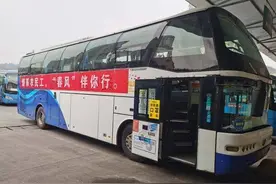 1700公里的直达专车，四川资阳送28名返岗农民工到广东深圳图片