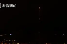 重达1.27吨！美国燃放全球最大烟花 映红黑夜场面壮观图片